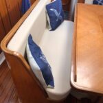 Coussins d’intérieur de voilier réalisés sur mesure par notre atelier de sellerie