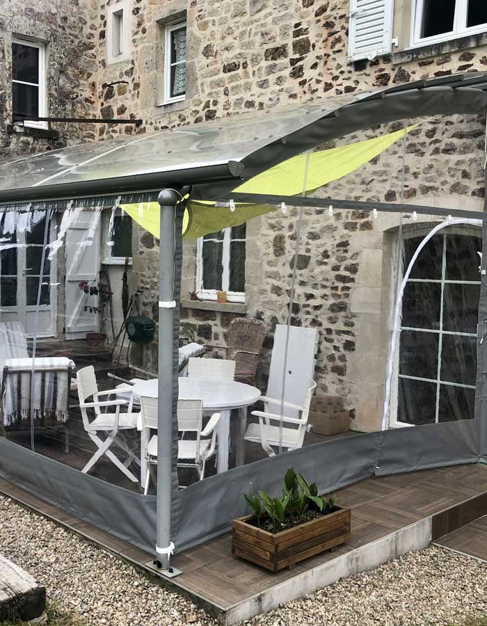 Toile grise sur mesure pour véranda et terrasse réalisée par notre atelier à Cherbourg